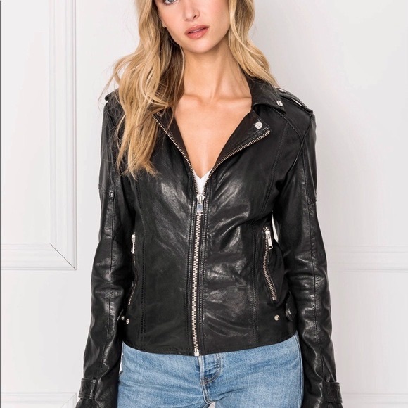 LAMARQUE Chloe Jacket in Black - Picture 2 of 7